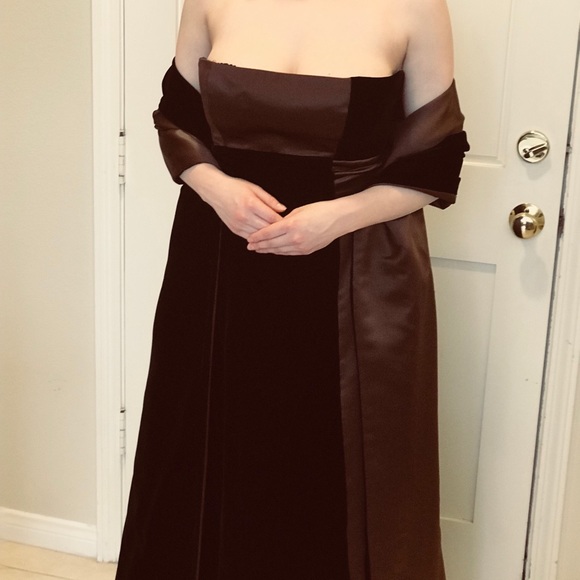 Dan Carlin Ball Gown with Wrap - Picture 6 of 11